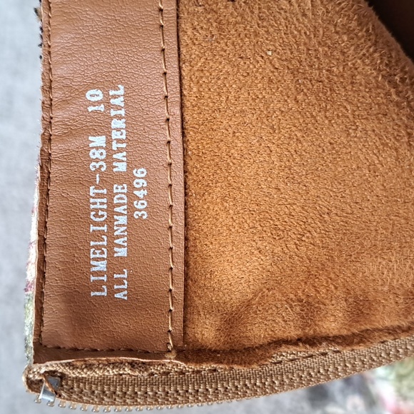 BAMBOO Print Velour Booties - Picture 11 of 13